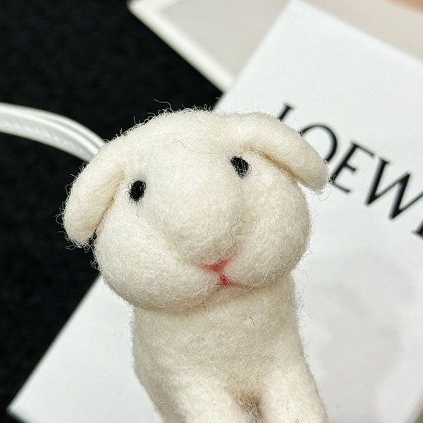 定番 ロエベ カーフスキン バッグチャーム 偽物 lob07081